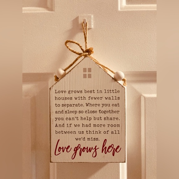 Love Grows Here Sign - Picture 1 of 4